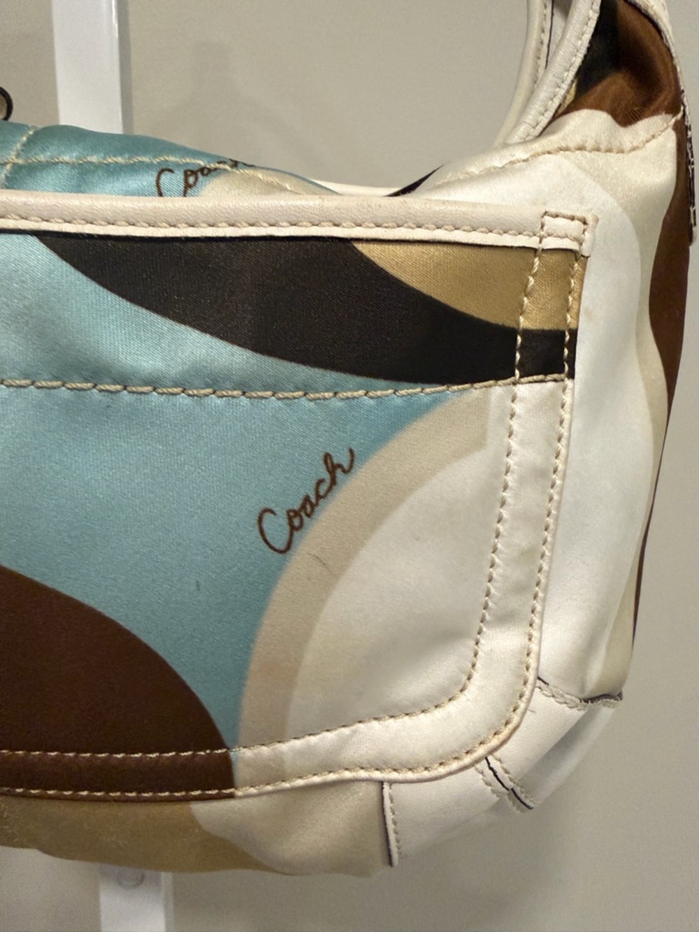 Coach ergo hobo shoulder bag with multi color scarf print - Picture 2 of 7